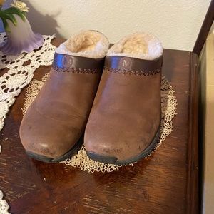 Merrell sheep skin lined clogs